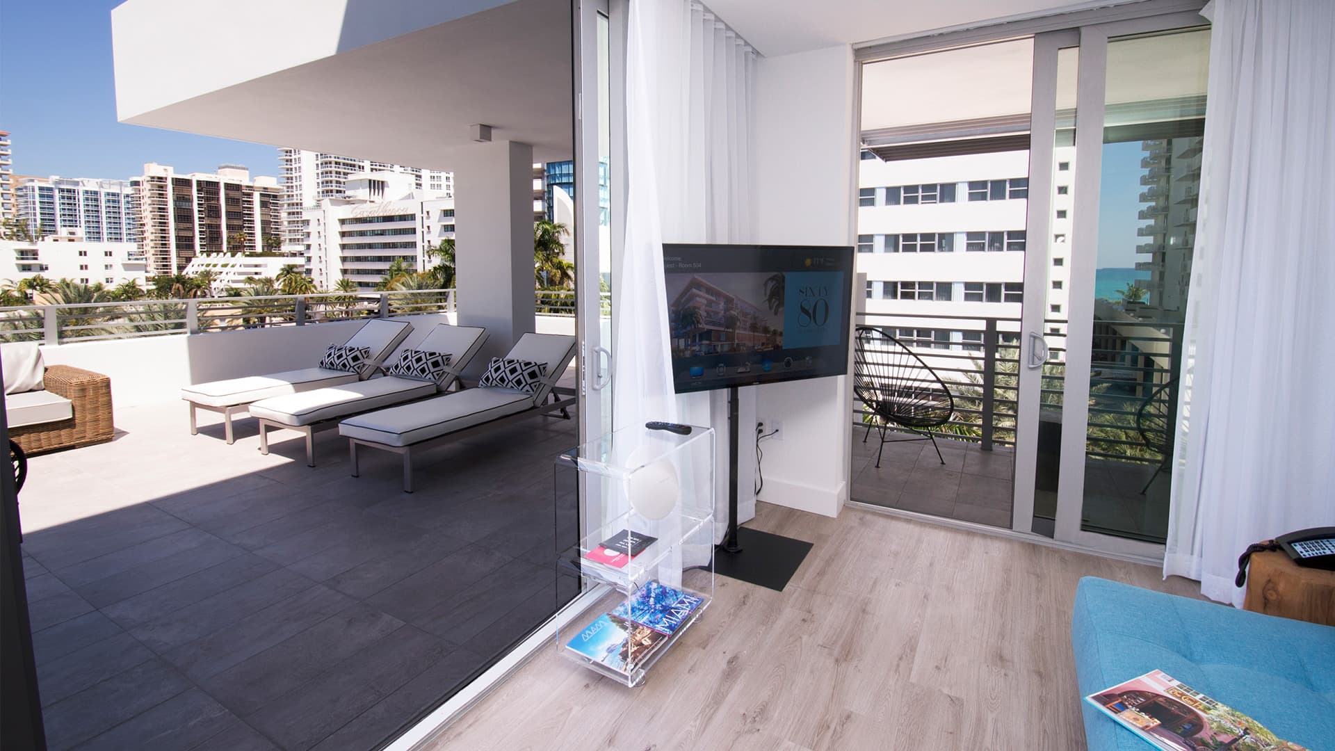 One bedroom corner suite with spacious terrace-1